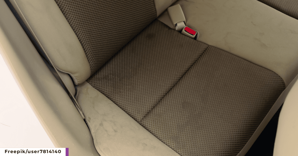 Interior mobil kotor. (Freepik/user7814140)