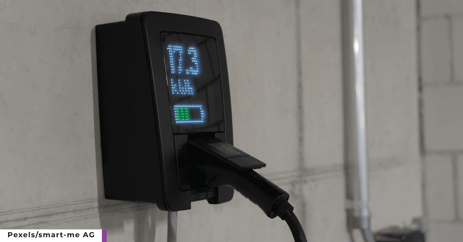 Waktu charging mobil listrik. (Pexels/smart-me AG)